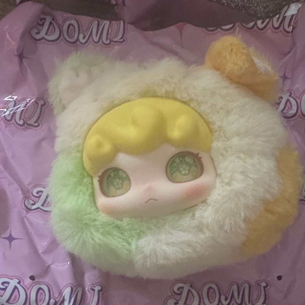Domi bag charm/keychain
